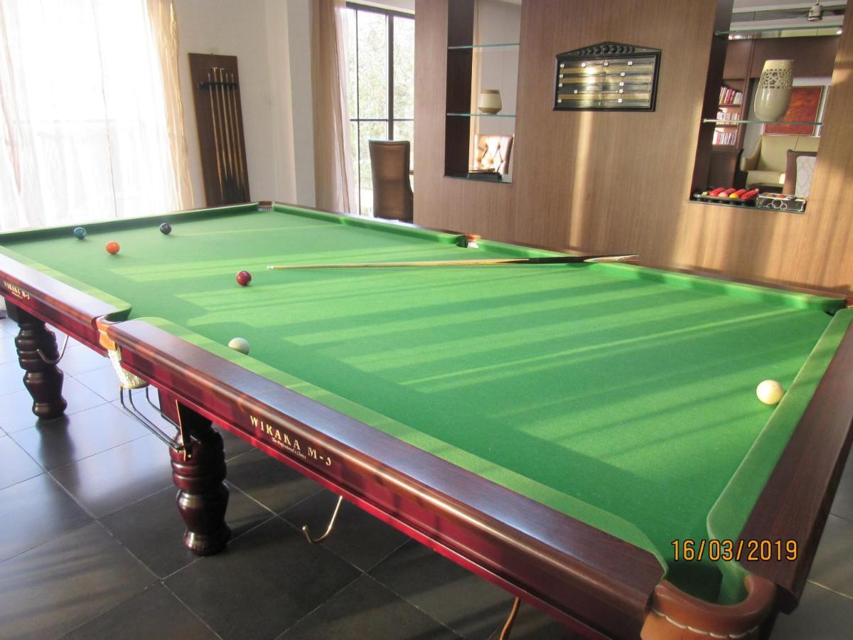 Oxford Golf Resort Pirangut Exterior photo