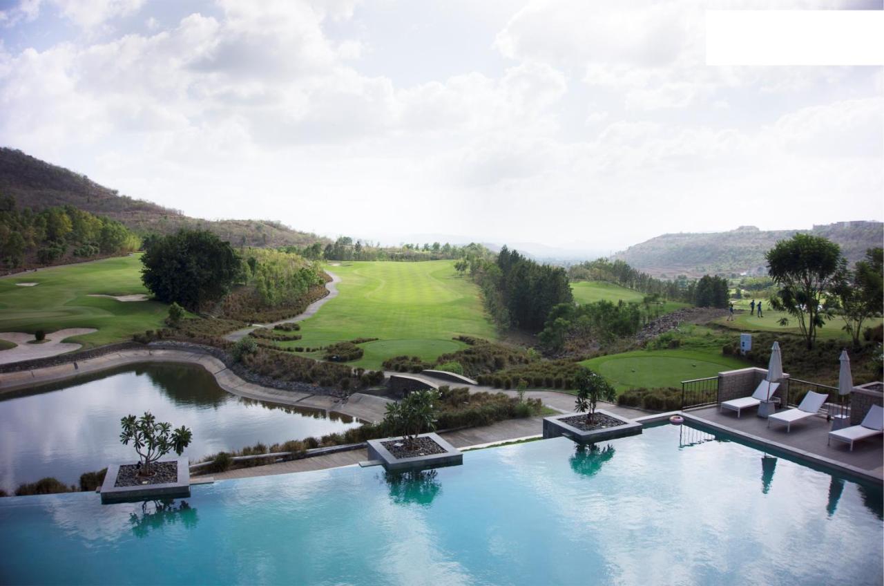 Oxford Golf Resort Pirangut Exterior photo