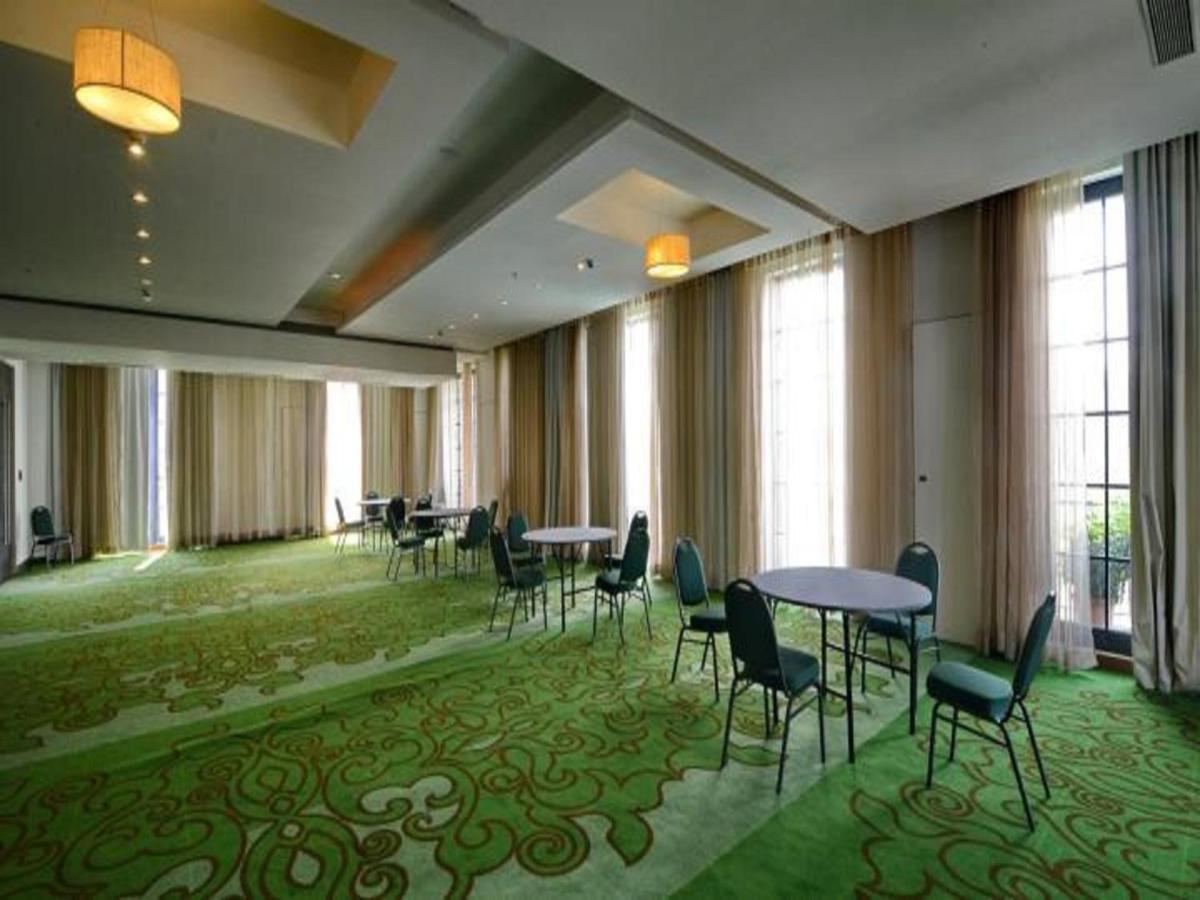 Oxford Golf Resort Pirangut Exterior photo