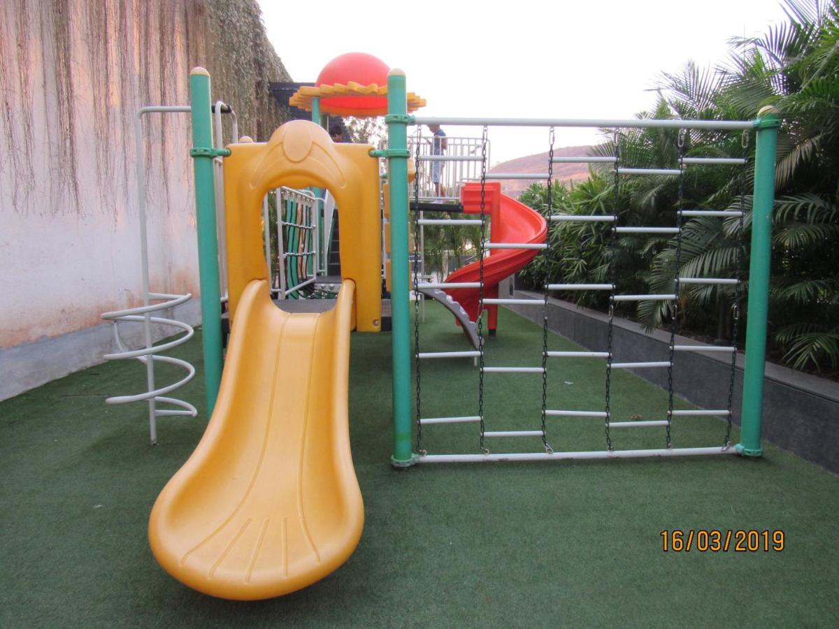 Oxford Golf Resort Pirangut Exterior photo